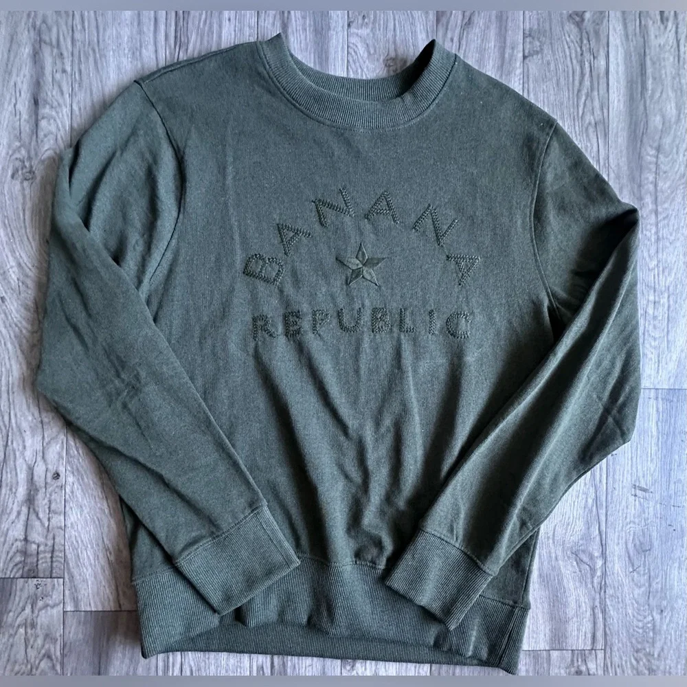 Banana Republic Men's Olive Crewneck Sweater